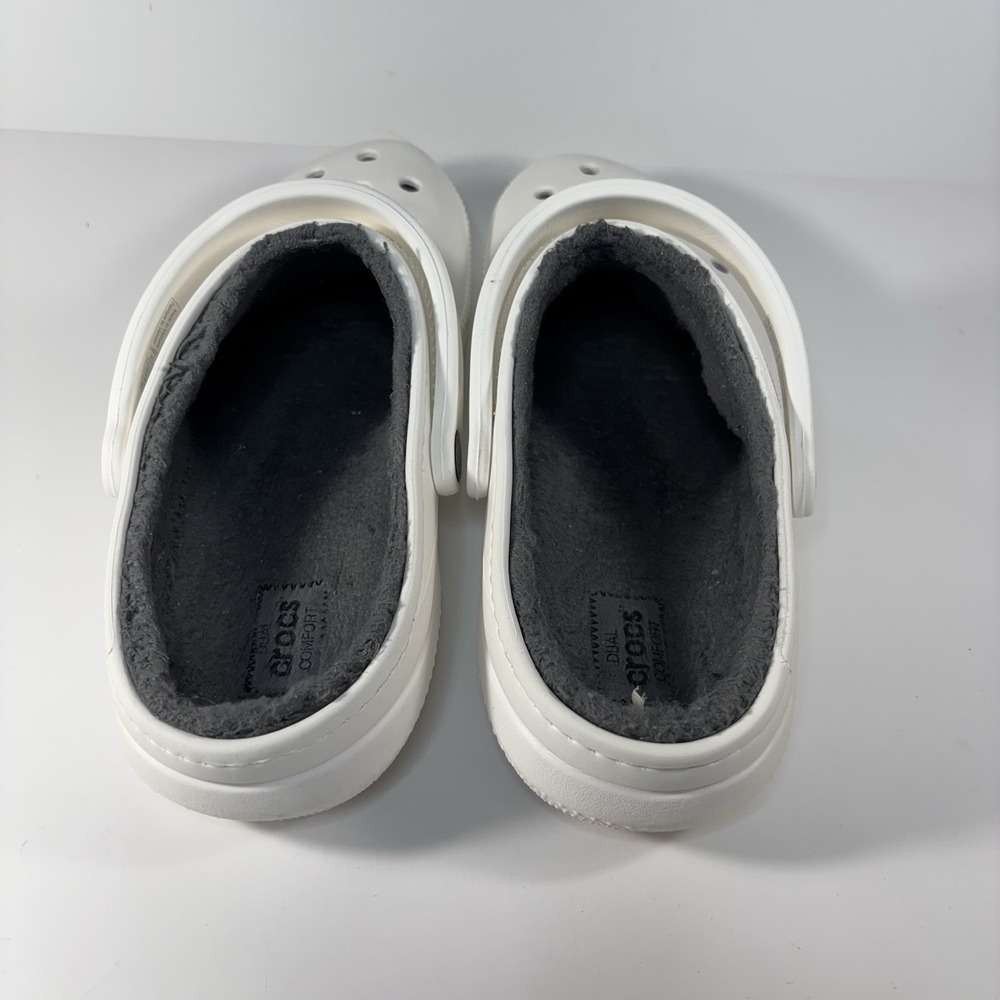 White Crocs Dual Comfort Gray Fleece Lined Clogs Shoe - Size Men's 12 - Picture 3 of 5
